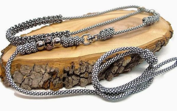 Hovedbilde Utstillingssett med flettet halsbånd og perler